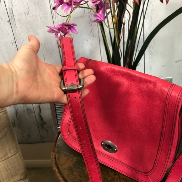 Fossil Hot Pink Leather Saddle Crossbody Bag NWOT - Picture 8 of 14